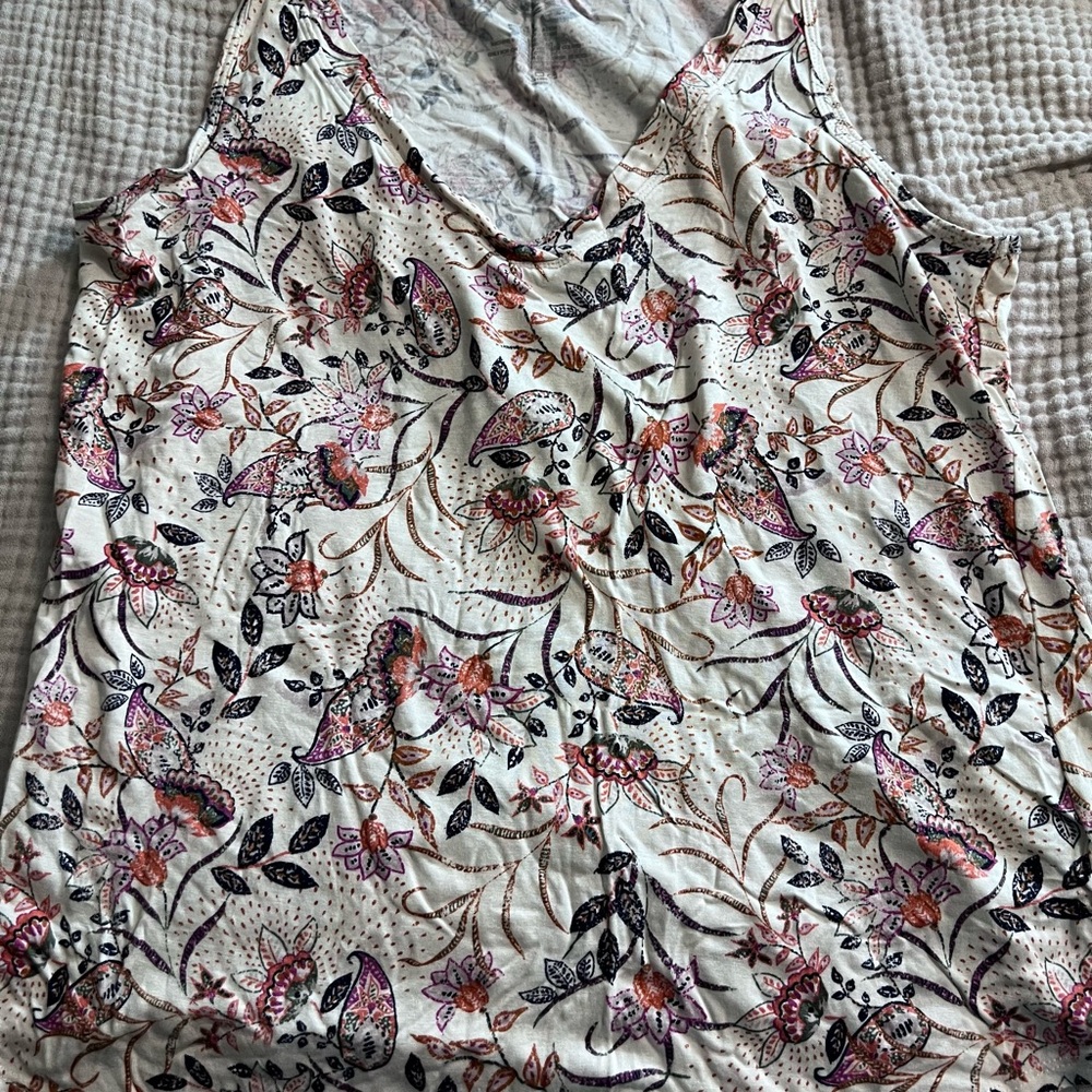 Elegant Floral V-Neck Tank Top